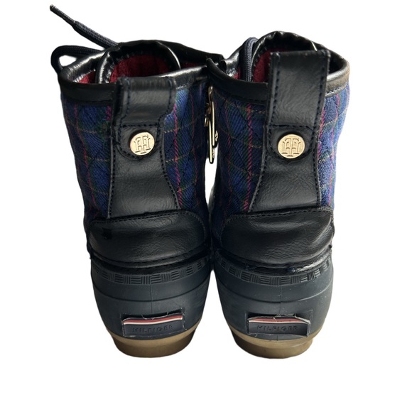 Tommy Hilfiger Blue Plaid Duck Boots – Women’s Size 9, Waterproof Winter Boots - Picture 4 of 8